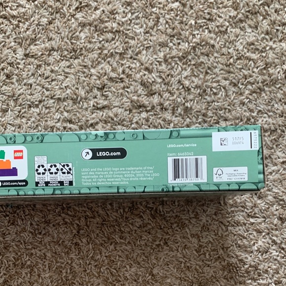 New LEGO Tiny Plants Botanicals Set Mini Plants and Succulents Build And Play - Picture 3 of 5